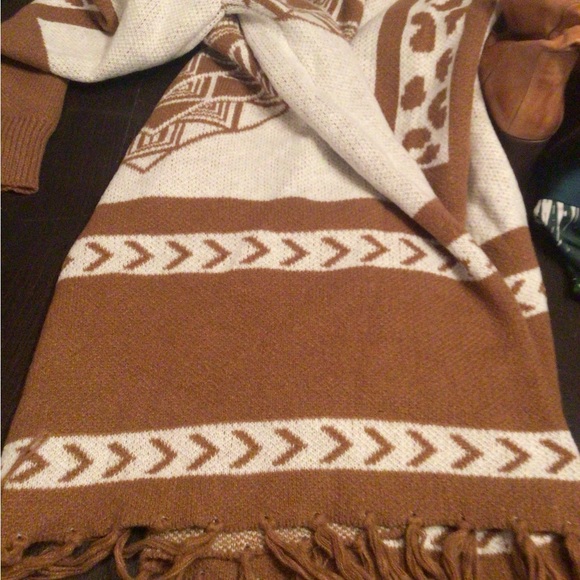 NEW! 1 Left 🪶Boho caramel fringe wrap cardigan - Picture 9 of 13